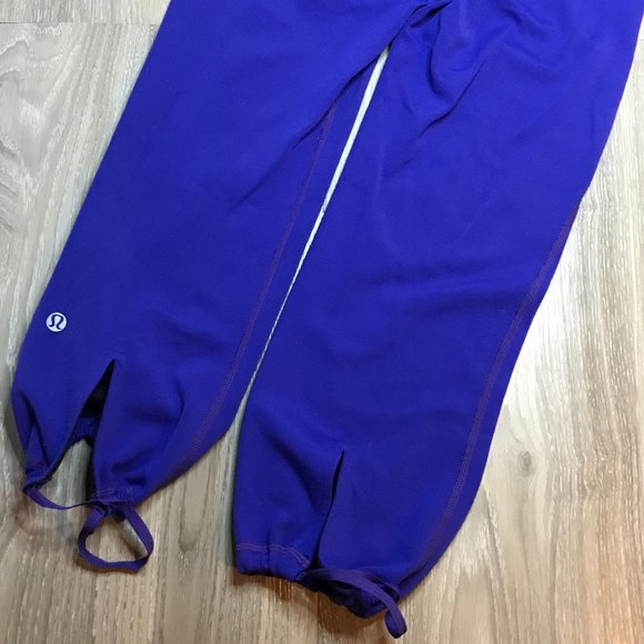 lululemon Gather & Crow Reversible Crops - EUC - 4 - Picture 2 of 9